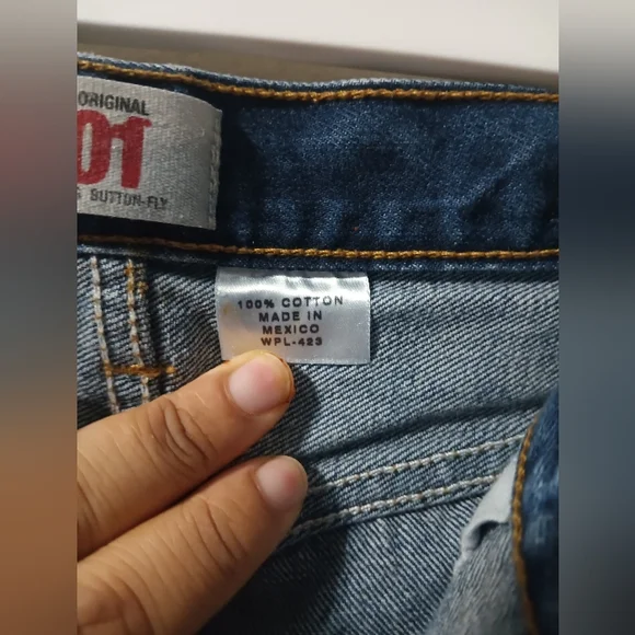 Levi's Classic Straight Blue Jeans - Picture 4 of 10